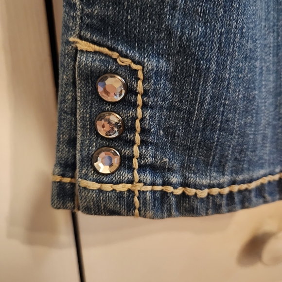 New Direction Weekend Light Blue Wash Crops Size 12 - Picture 4 of 7